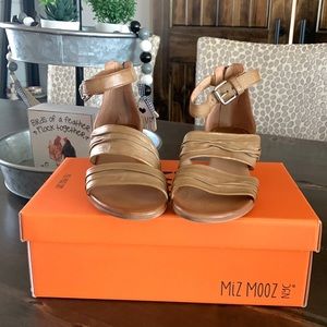 Womens Miz-Mooz New York City Cassie wheat sandal. Size 8 US / 38 EU